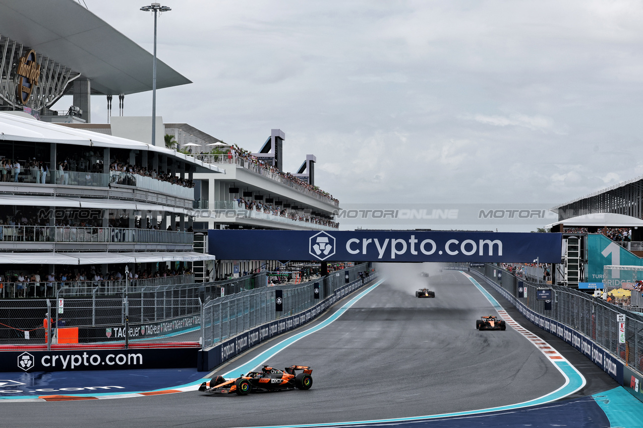 GP MIAMI, Oscar Piastri (AUS) McLaren MCL39.

03.05.2025. Formula 1 World Championship, Rd 6, Miami Grand Prix, Miami, Florida, USA, Sprint e Qualifiche Day.

- www.xpbimages.com, EMail: requests@xpbimages.com © Copyright: Moy / XPB Images