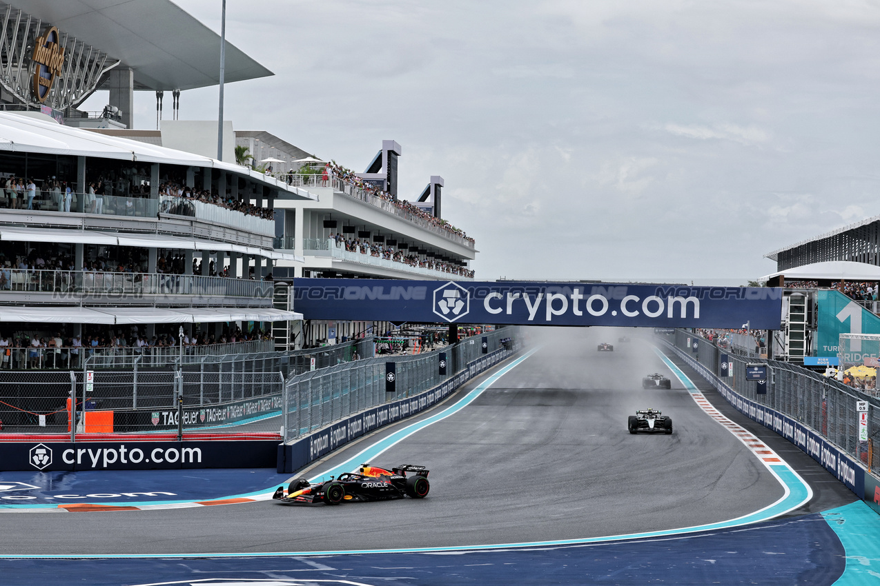 GP MIAMI, Max Verstappen (NLD) Red Bull Racing RB21.

03.05.2025. Formula 1 World Championship, Rd 6, Miami Grand Prix, Miami, Florida, USA, Sprint e Qualifiche Day.

- www.xpbimages.com, EMail: requests@xpbimages.com © Copyright: Moy / XPB Images