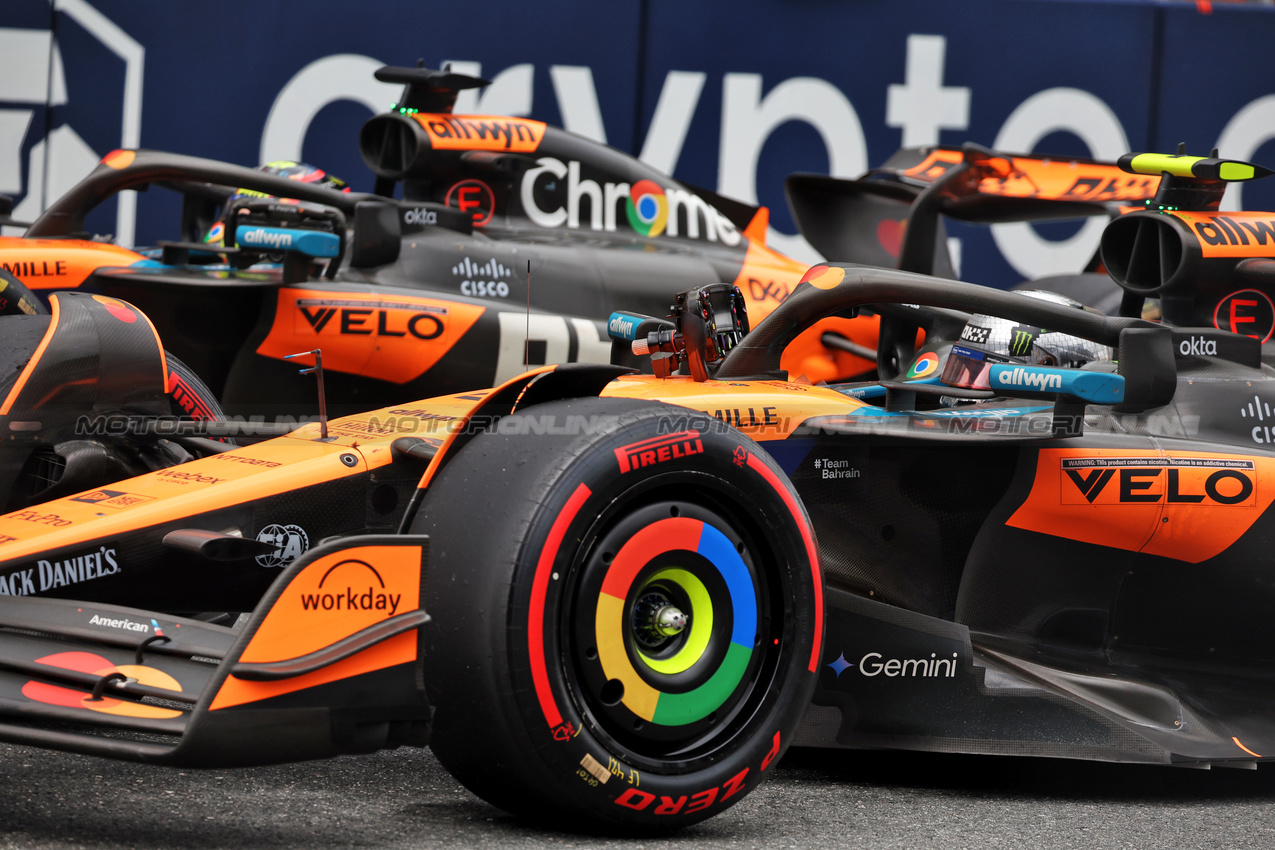 GP MIAMI, Gara winner Lando Norris (GBR) McLaren MCL39 in Sprint parc ferme with second placed team mate Oscar Piastri (AUS) McLaren MCL39.

03.05.2025. Formula 1 World Championship, Rd 6, Miami Grand Prix, Miami, Florida, USA, Sprint e Qualifiche Day.

- www.xpbimages.com, EMail: requests@xpbimages.com © Copyright: Bearne / XPB Images