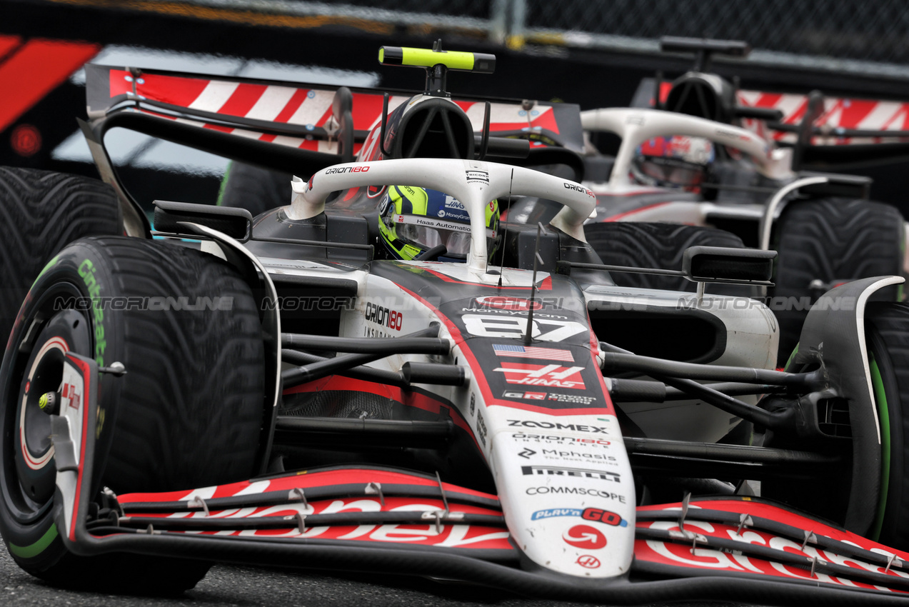 GP MIAMI, Oliver Bearman (GBR) Haas VF-25.

03.05.2025. Formula 1 World Championship, Rd 6, Miami Grand Prix, Miami, Florida, USA, Sprint e Qualifiche Day.

- www.xpbimages.com, EMail: requests@xpbimages.com © Copyright: Charniaux / XPB Images