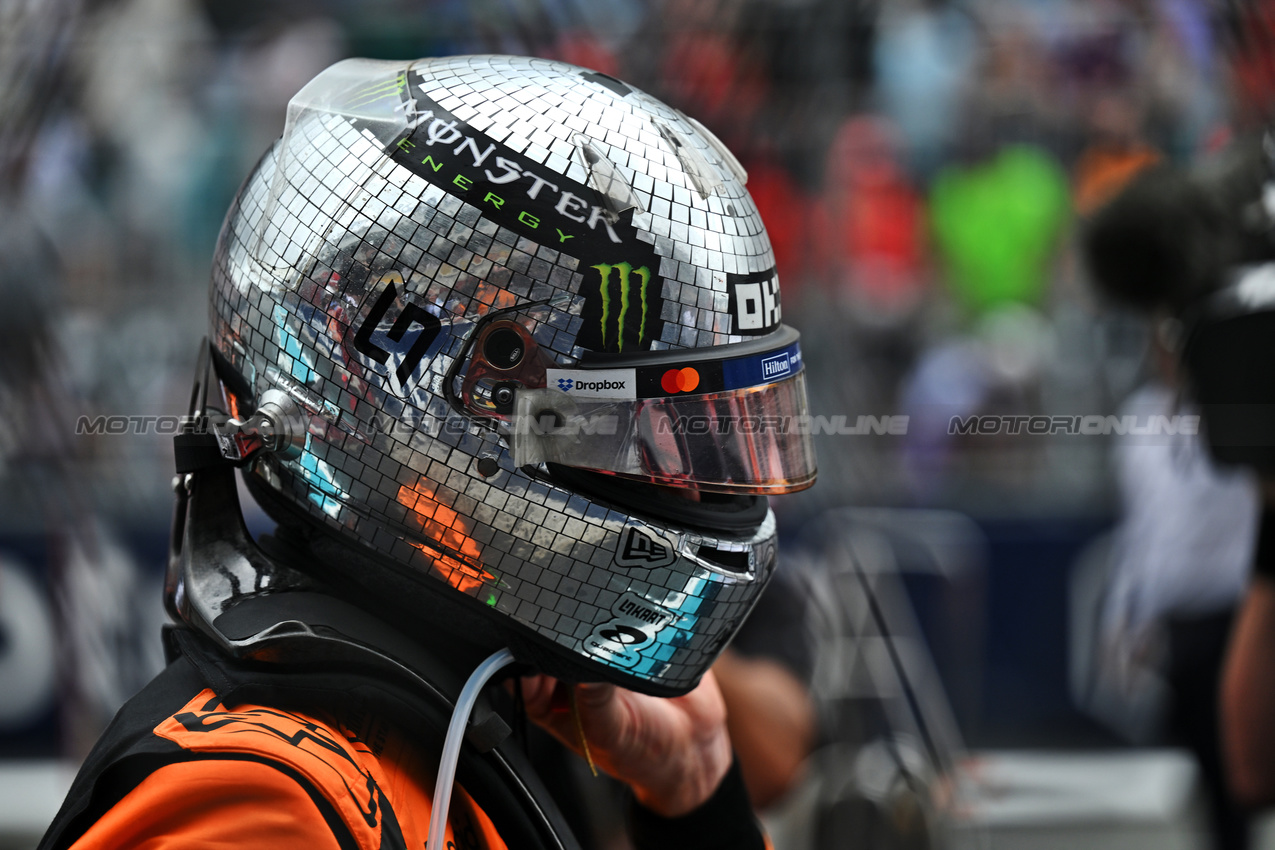 GP MIAMI, Gara winner Lando Norris (GBR) McLaren in Sprint parc ferme.

03.05.2025. Formula 1 World Championship, Rd 6, Miami Grand Prix, Miami, Florida, USA, Sprint e Qualifiche Day.

- www.xpbimages.com, EMail: requests@xpbimages.com © Copyright: Price / XPB Images