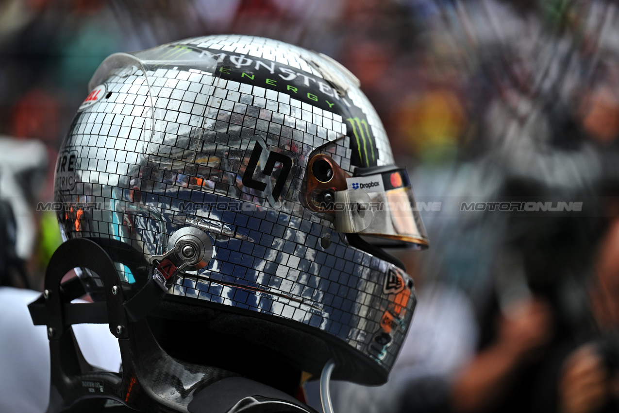 GP MIAMI, Gara winner Lando Norris (GBR) McLaren in Sprint parc ferme.

03.05.2025. Formula 1 World Championship, Rd 6, Miami Grand Prix, Miami, Florida, USA, Sprint e Qualifiche Day.

- www.xpbimages.com, EMail: requests@xpbimages.com © Copyright: Price / XPB Images