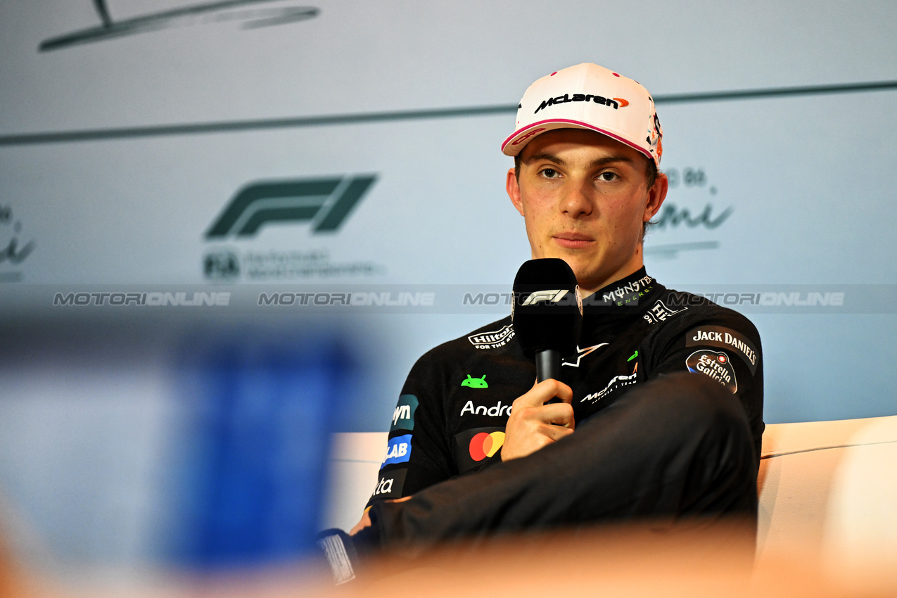GP MIAMI, Oscar Piastri (AUS) McLaren in the post Sprint FIA Press Conference.

03.05.2025. Formula 1 World Championship, Rd 6, Miami Grand Prix, Miami, Florida, USA, Sprint e Qualifiche Day.

- www.xpbimages.com, EMail: requests@xpbimages.com © Copyright: Price / XPB Images