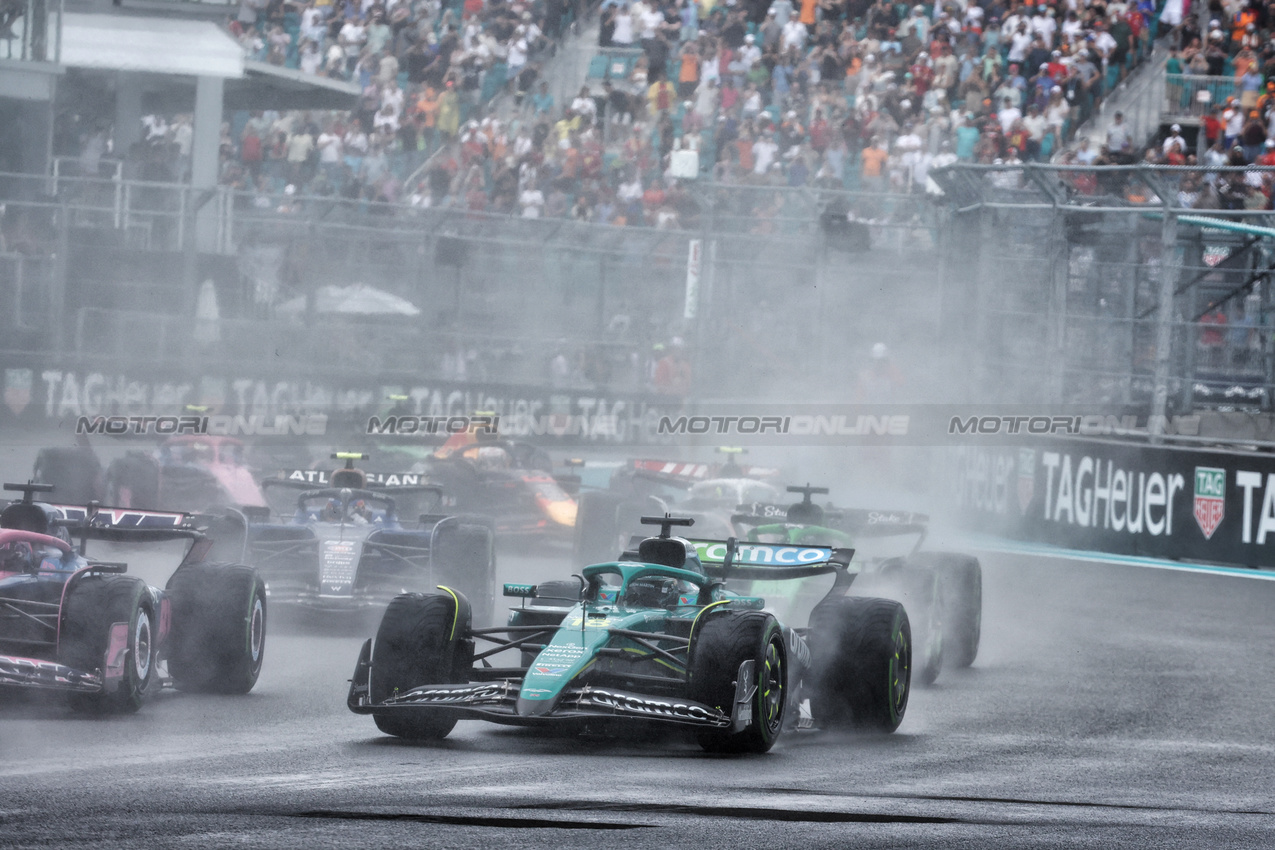 GP MIAMI, Lance Stroll (CDN) Aston Martin F1 Team AMR25 at the partenza of Sprint.

03.05.2025. Formula 1 World Championship, Rd 6, Miami Grand Prix, Miami, Florida, USA, Sprint e Qualifiche Day.

- www.xpbimages.com, EMail: requests@xpbimages.com © Copyright: Bearne / XPB Images