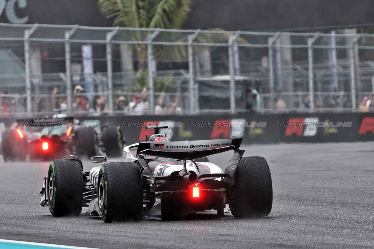 GP MIAMI, Esteban Ocon (FRA) Haas VF-25.

03.05.2025. Formula 1 World Championship, Rd 6, Miami Grand Prix, Miami, Florida, USA, Sprint e Qualifiche Day.

- www.xpbimages.com, EMail: requests@xpbimages.com © Copyright: Bearne / XPB Images