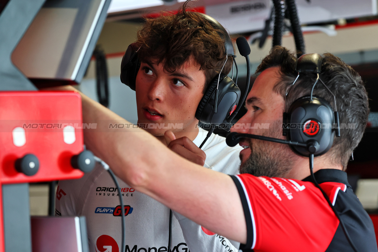 GP MIAMI, Oliver Bearman (GBR) Haas F1 Team.

03.05.2025. Formula 1 World Championship, Rd 6, Miami Grand Prix, Miami, Florida, USA, Sprint e Qualifiche Day.

- www.xpbimages.com, EMail: requests@xpbimages.com © Copyright: Batchelor / XPB Images