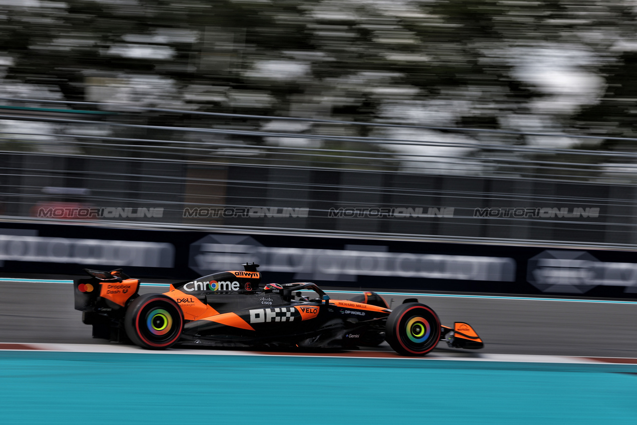 GP MIAMI, Oscar Piastri (AUS) McLaren MCL39.

03.05.2025. Formula 1 World Championship, Rd 6, Miami Grand Prix, Miami, Florida, USA, Sprint e Qualifiche Day.

- www.xpbimages.com, EMail: requests@xpbimages.com © Copyright: Charniaux / XPB Images