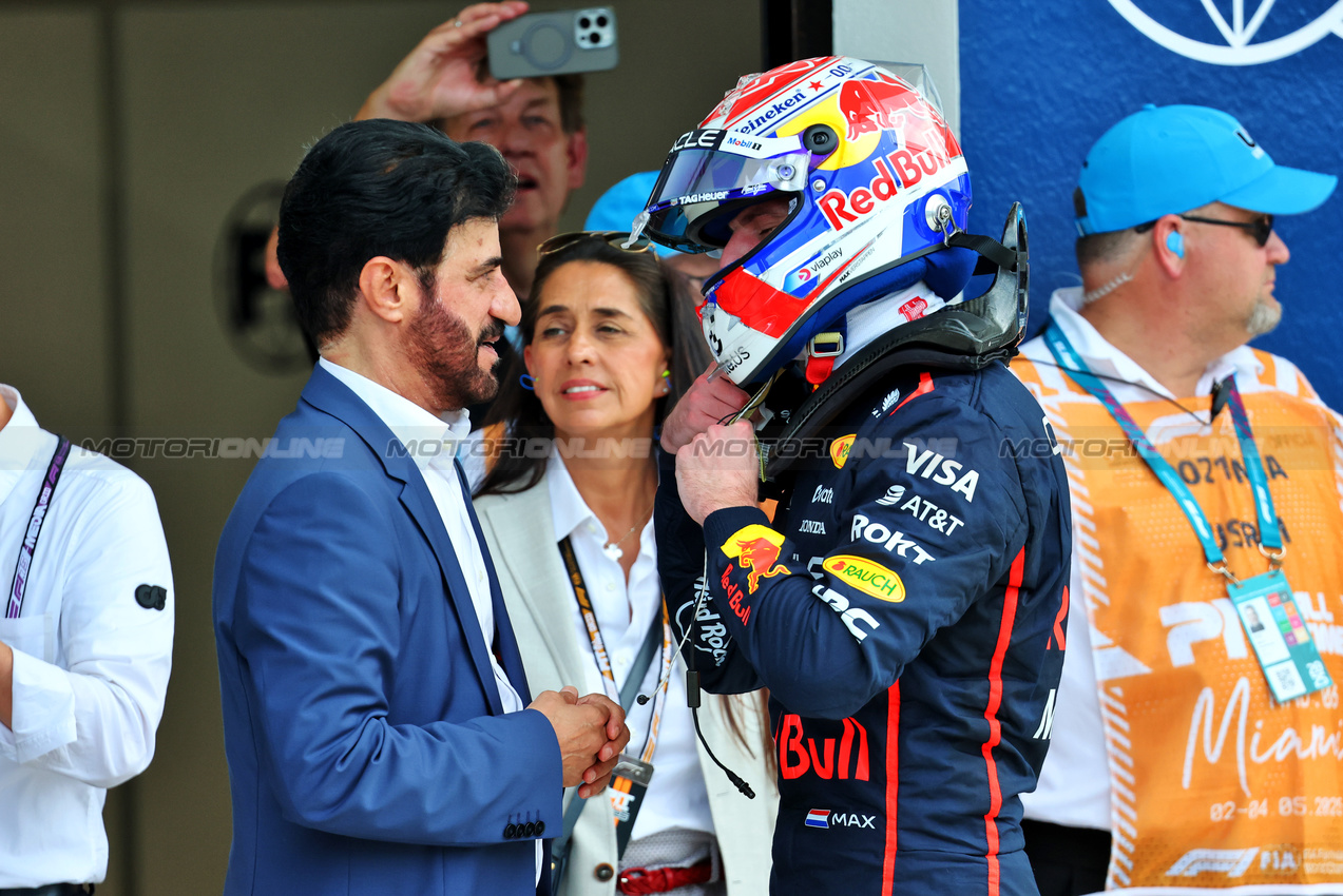 GP MIAMI, Pole sitter Max Verstappen (NLD) Red Bull Racing in qualifying parc ferme with Mohammed Bin Sulayem (UAE) FIA President.

03.05.2025. Formula 1 World Championship, Rd 6, Miami Grand Prix, Miami, Florida, USA, Sprint e Qualifiche Day.

- www.xpbimages.com, EMail: requests@xpbimages.com © Copyright: Batchelor / XPB Images
