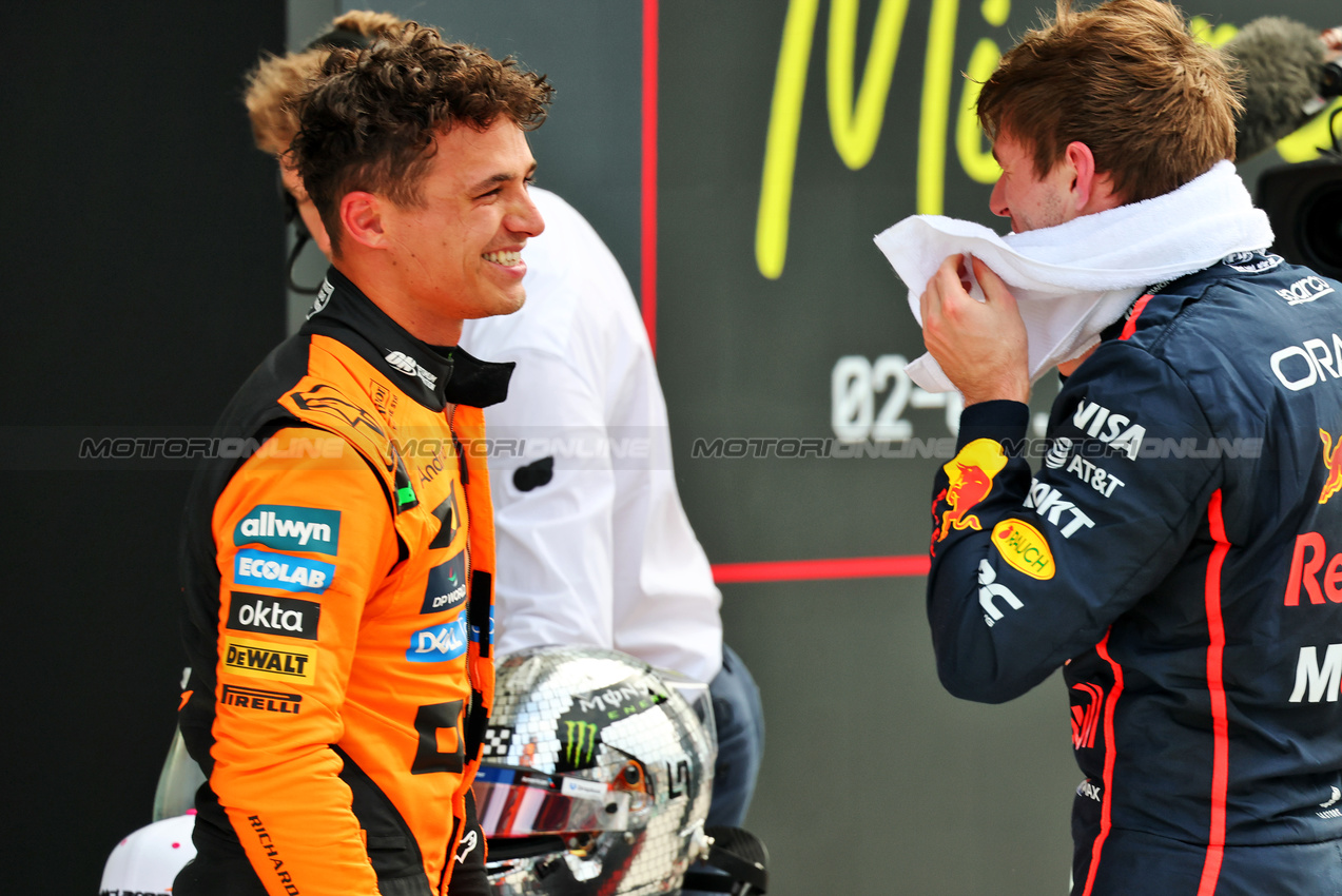GP MIAMI, (L to R): Second placed Lando Norris (GBR) McLaren in qualifying parc ferme with pole sitter Max Verstappen (NLD) Red Bull Racing.

03.05.2025. Formula 1 World Championship, Rd 6, Miami Grand Prix, Miami, Florida, USA, Sprint e Qualifiche Day.

- www.xpbimages.com, EMail: requests@xpbimages.com © Copyright: Batchelor / XPB Images
