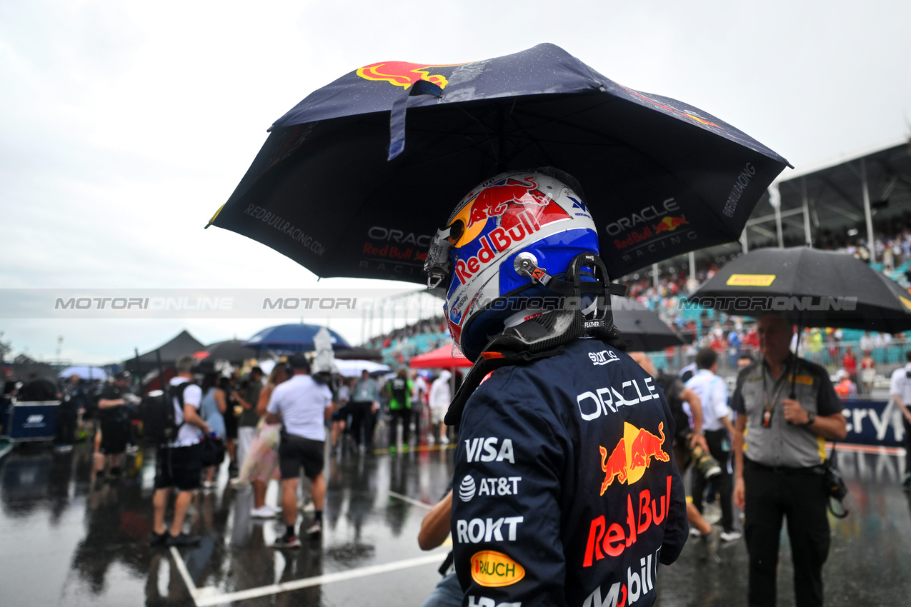 GP MIAMI, Max Verstappen (NLD) Red Bull Racing on the grid.

03.05.2025. Formula 1 World Championship, Rd 6, Miami Grand Prix, Miami, Florida, USA, Sprint e Qualifiche Day.

- www.xpbimages.com, EMail: requests@xpbimages.com © Copyright: Price / XPB Images