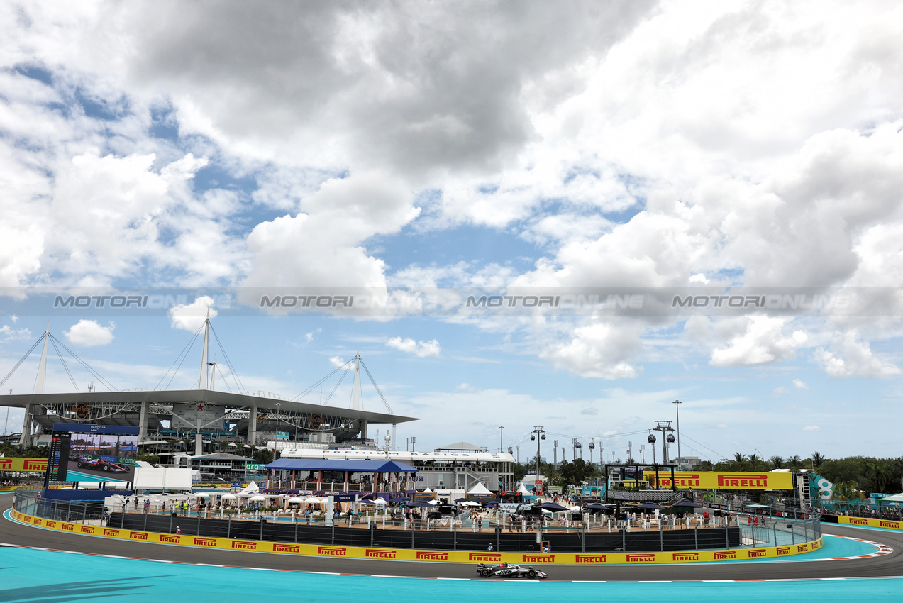 GP MIAMI, Esteban Ocon (FRA) Haas VF-25.

02.05.2025. Formula 1 World Championship, Rd 6, Miami Grand Prix, Miami, Florida, USA, Sprint Qualifiche Day.

- www.xpbimages.com, EMail: requests@xpbimages.com © Copyright: Bearne / XPB Images