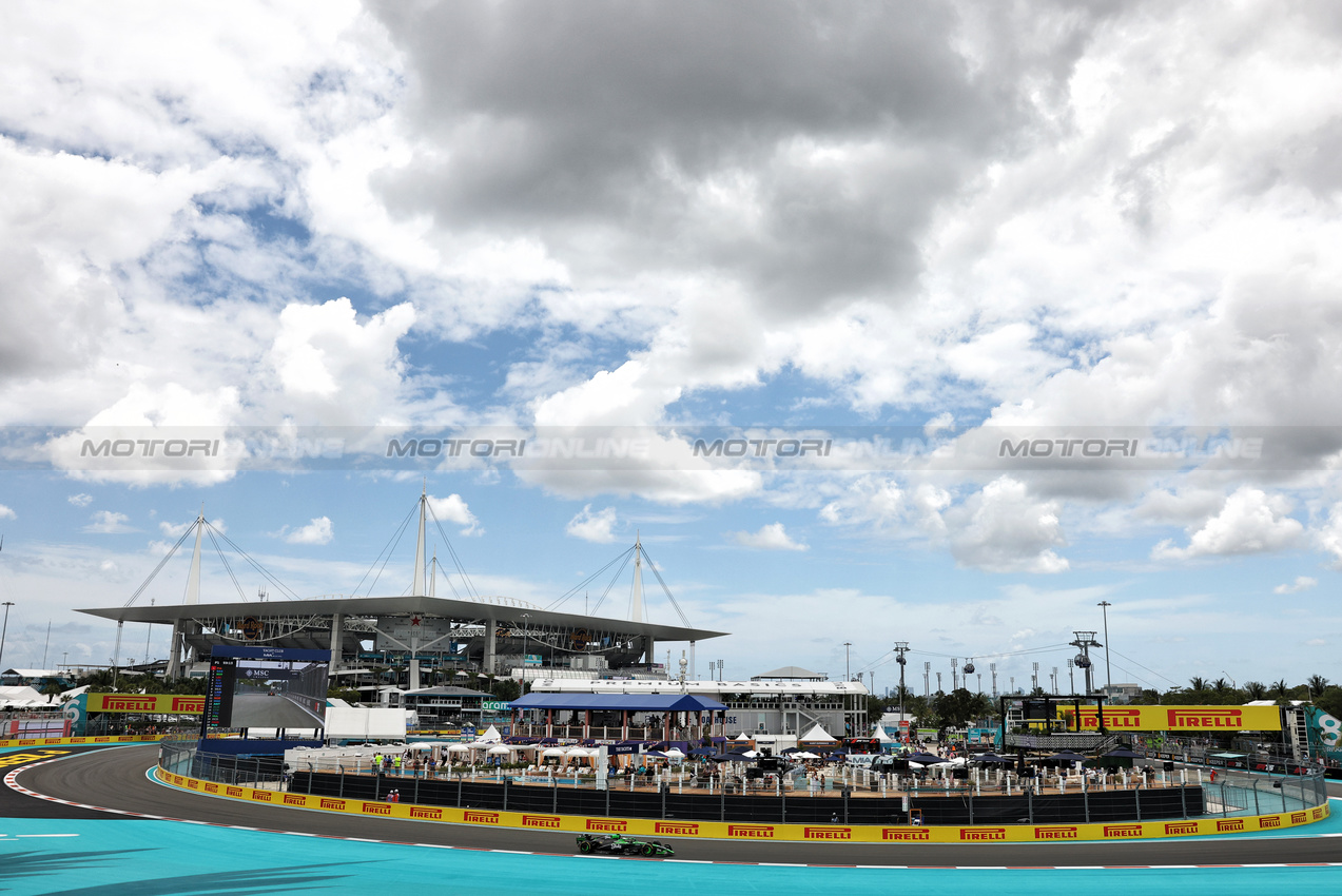 GP MIAMI, Gabriel Bortoleto (BRA) Sauber C45.

02.05.2025. Formula 1 World Championship, Rd 6, Miami Grand Prix, Miami, Florida, USA, Sprint Qualifiche Day.

- www.xpbimages.com, EMail: requests@xpbimages.com © Copyright: Bearne / XPB Images