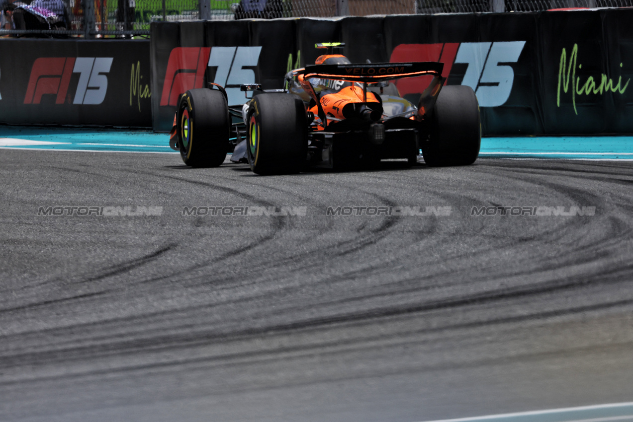 GP MIAMI, Lando Norris (GBR) McLaren MCL39.

02.05.2025. Formula 1 World Championship, Rd 6, Miami Grand Prix, Miami, Florida, USA, Sprint Qualifiche Day.

- www.xpbimages.com, EMail: requests@xpbimages.com © Copyright: Bearne / XPB Images