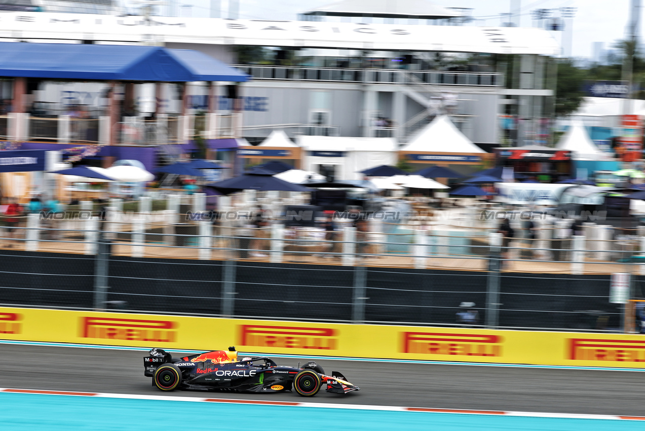 GP MIAMI, Max Verstappen (NLD) Red Bull Racing RB21.

02.05.2025. Formula 1 World Championship, Rd 6, Miami Grand Prix, Miami, Florida, USA, Sprint Qualifiche Day.

- www.xpbimages.com, EMail: requests@xpbimages.com © Copyright: Bearne / XPB Images