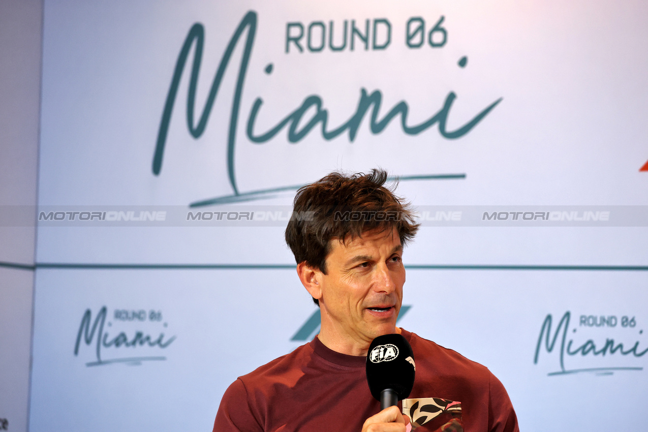 GP MIAMI, Toto Wolff (GER) Mercedes AMG F1 Shareholder e Executive Director in the FIA Press Conference.

02.05.2025. Formula 1 World Championship, Rd 6, Miami Grand Prix, Miami, Florida, USA, Sprint Qualifiche Day.

- www.xpbimages.com, EMail: requests@xpbimages.com © Copyright: Charniaux / XPB Images