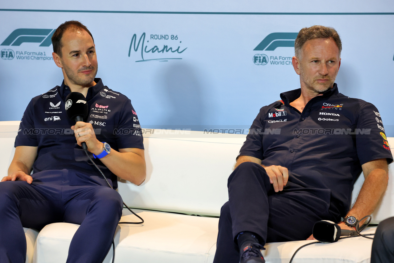 GP MIAMI, (L to R): Oliver Oakes (GBR) Alpine F1 Team Team Principal e Christian Horner (GBR) Red Bull Racing Team Principal in the FIA Press Conference.

02.05.2025. Formula 1 World Championship, Rd 6, Miami Grand Prix, Miami, Florida, USA, Sprint Qualifiche Day.

- www.xpbimages.com, EMail: requests@xpbimages.com © Copyright: Charniaux / XPB Images