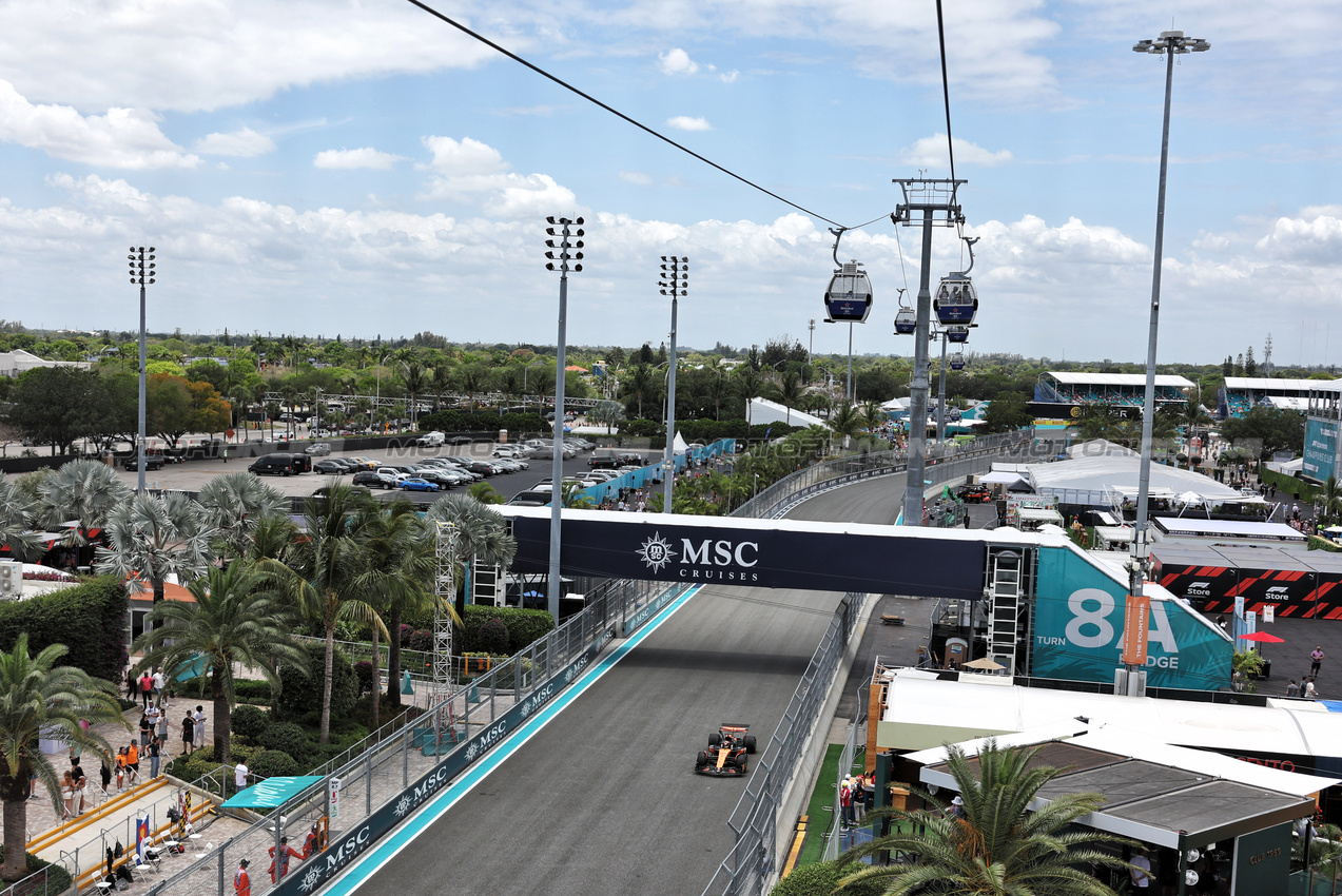 GP MIAMI, Oscar Piastri (AUS) McLaren MCL39.

02.05.2025. Formula 1 World Championship, Rd 6, Miami Grand Prix, Miami, Florida, USA, Sprint Qualifiche Day.

- www.xpbimages.com, EMail: requests@xpbimages.com © Copyright: Moy / XPB Images