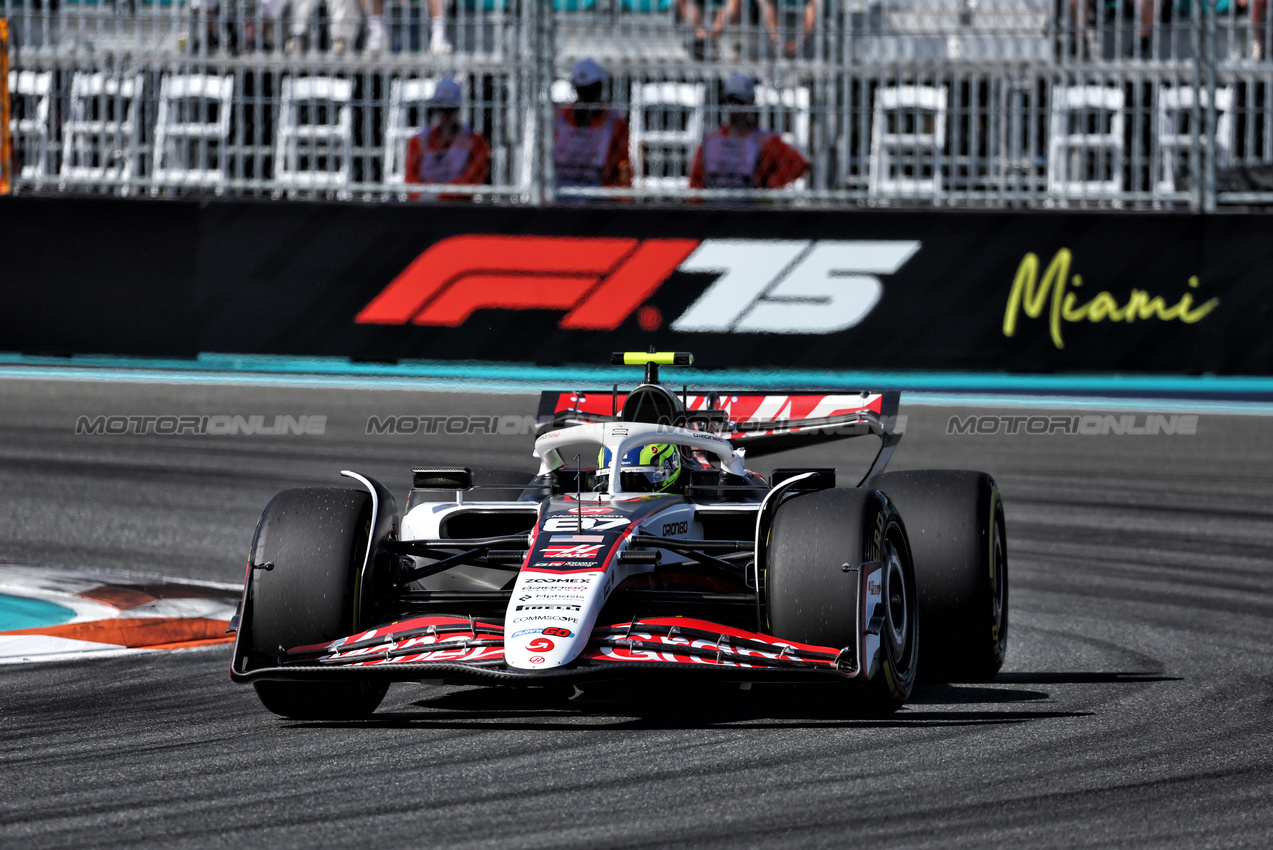 GP MIAMI, Oliver Bearman (GBR) Haas VF-25.

02.05.2025. Formula 1 World Championship, Rd 6, Miami Grand Prix, Miami, Florida, USA, Sprint Qualifiche Day.

- www.xpbimages.com, EMail: requests@xpbimages.com © Copyright: Moy / XPB Images