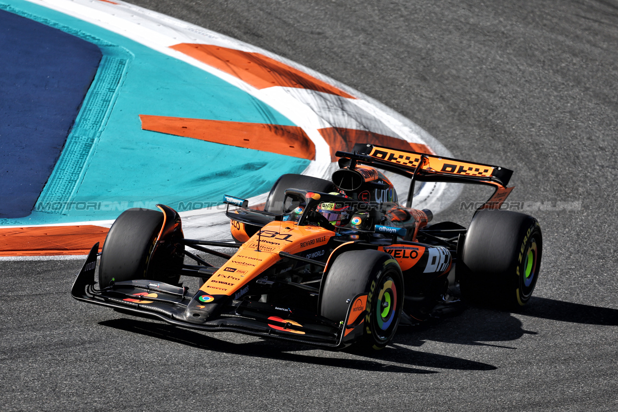 GP MIAMI, Oscar Piastri (AUS) McLaren MCL39.

02.05.2025. Formula 1 World Championship, Rd 6, Miami Grand Prix, Miami, Florida, USA, Sprint Qualifiche Day.

- www.xpbimages.com, EMail: requests@xpbimages.com © Copyright: Moy / XPB Images