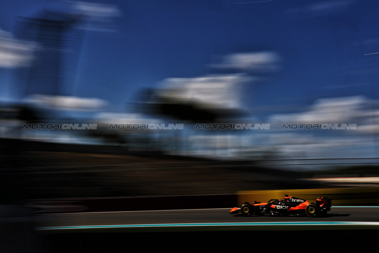 GP MIAMI, Oscar Piastri (AUS) McLaren MCL39.

02.05.2025. Formula 1 World Championship, Rd 6, Miami Grand Prix, Miami, Florida, USA, Sprint Qualifiche Day.

- www.xpbimages.com, EMail: requests@xpbimages.com © Copyright: Charniaux / XPB Images