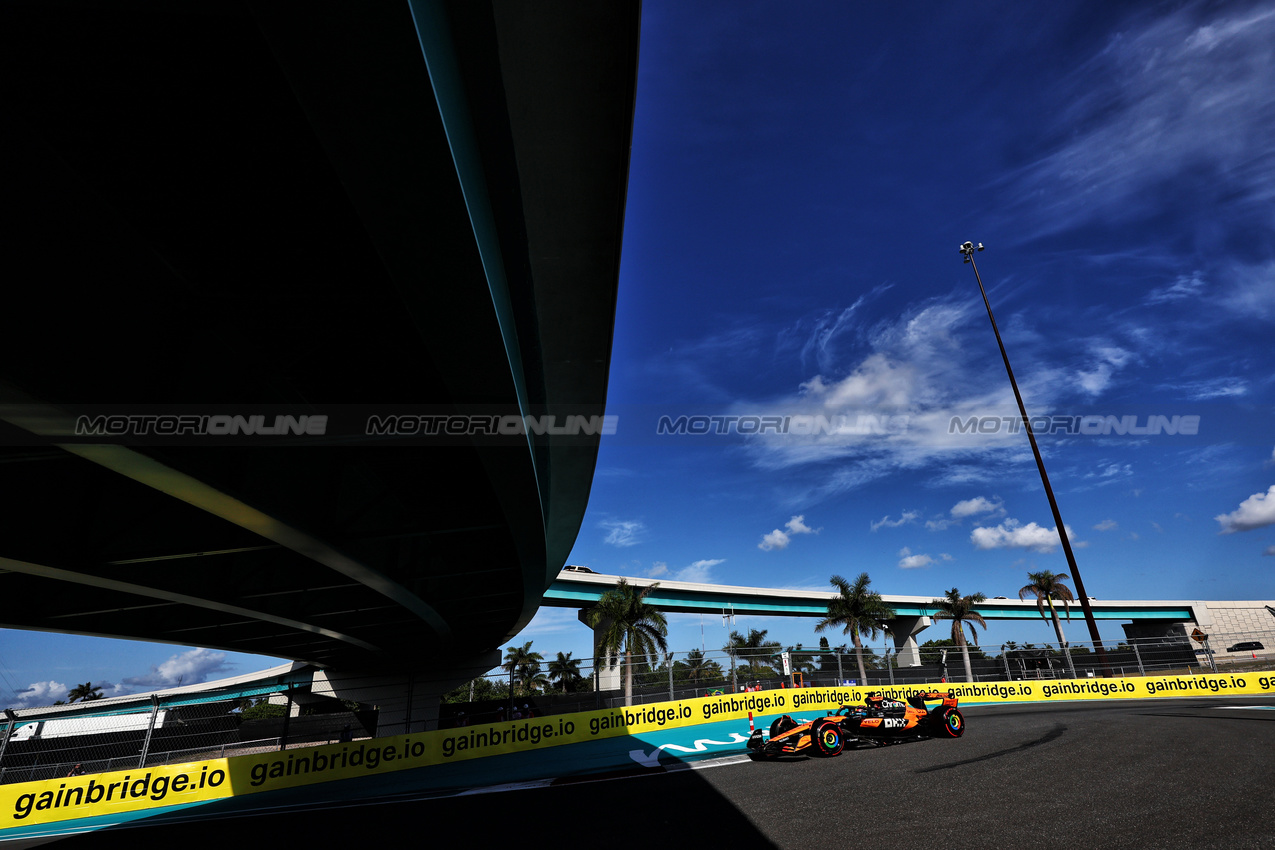 GP MIAMI, Oscar Piastri (AUS) McLaren MCL39.

02.05.2025. Formula 1 World Championship, Rd 6, Miami Grand Prix, Miami, Florida, USA, Sprint Qualifiche Day.

- www.xpbimages.com, EMail: requests@xpbimages.com © Copyright: Charniaux / XPB Images
