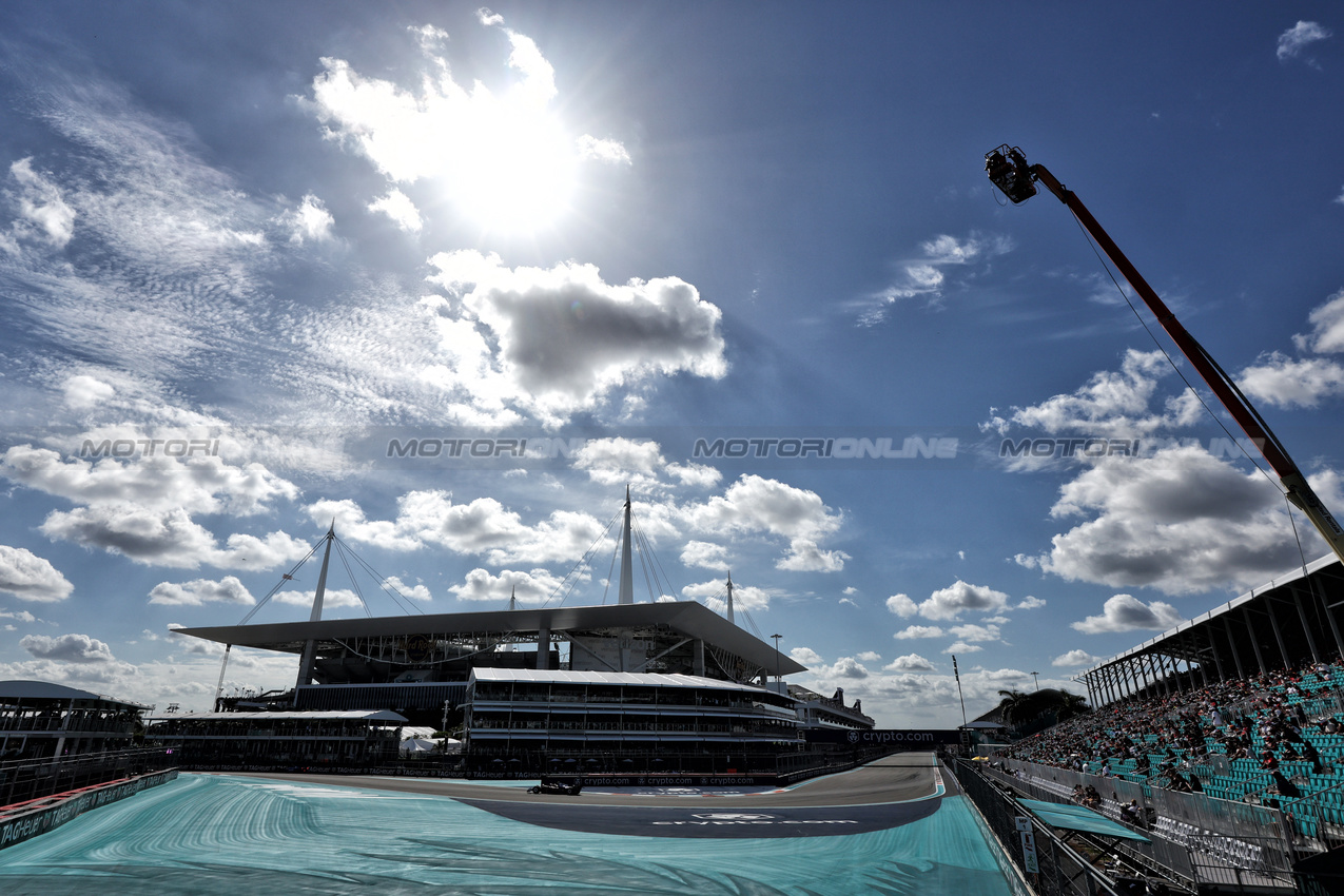 GP MIAMI, Lewis Hamilton (GBR) Ferrari SF-25.

02.05.2025. Formula 1 World Championship, Rd 6, Miami Grand Prix, Miami, Florida, USA, Sprint Qualifiche Day.

- www.xpbimages.com, EMail: requests@xpbimages.com © Copyright: Moy / XPB Images