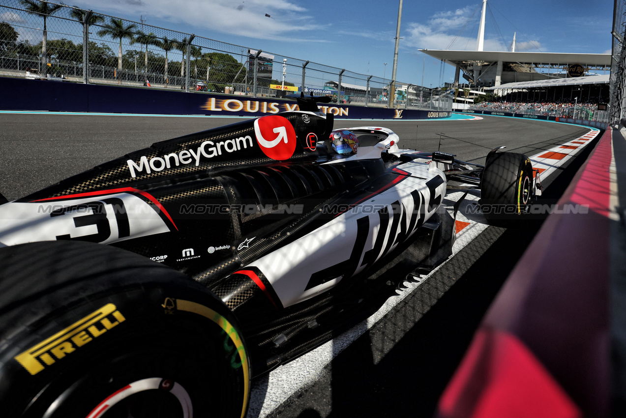 GP MIAMI, Esteban Ocon (FRA) Haas VF-25.

02.05.2025. Formula 1 World Championship, Rd 6, Miami Grand Prix, Miami, Florida, USA, Sprint Qualifiche Day.

- www.xpbimages.com, EMail: requests@xpbimages.com © Copyright: Bearne / XPB Images