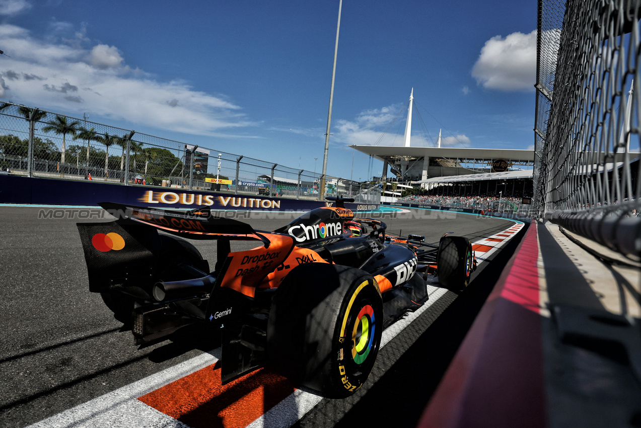 GP MIAMI, Oscar Piastri (AUS) McLaren MCL39.

02.05.2025. Formula 1 World Championship, Rd 6, Miami Grand Prix, Miami, Florida, USA, Sprint Qualifiche Day.

- www.xpbimages.com, EMail: requests@xpbimages.com © Copyright: Bearne / XPB Images