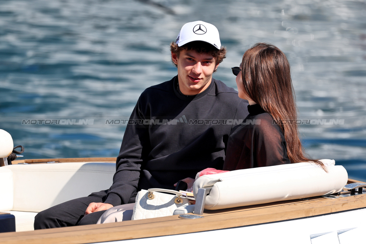 GP MONACO, Andrea Kimi Antonelli (ITA) Mercedes AMG F1 with Domenica Eliska Babickova (CZE).

25.05.2025. Formula 1 World Championship, Rd 8, Monaco Grand Prix, Monte Carlo, Monaco, Gara Day.

- www.xpbimages.com, EMail: requests@xpbimages.com © Copyright: Moy / XPB Images