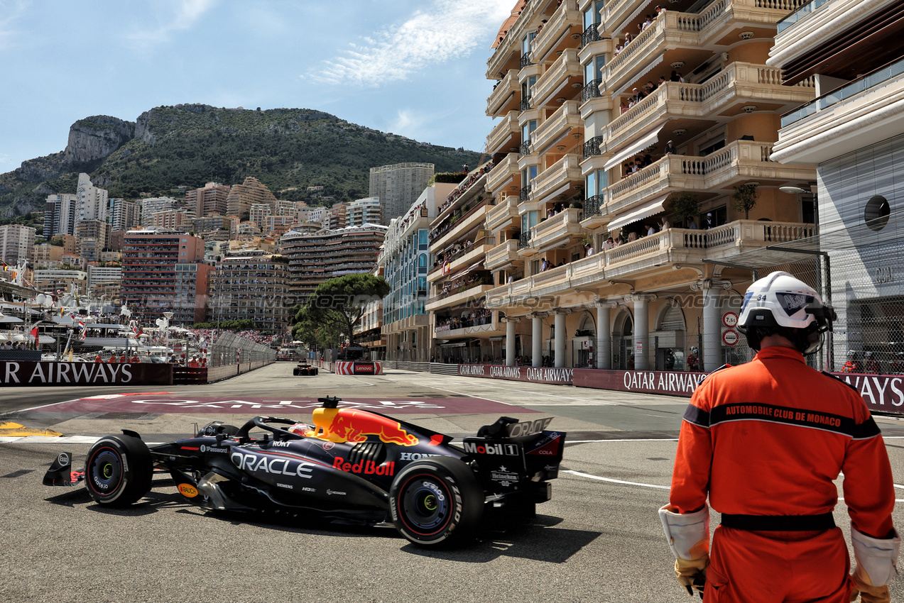GP MONACO, Max Verstappen (NLD) Red Bull Racing RB21.

25.05.2025. Formula 1 World Championship, Rd 8, Monaco Grand Prix, Monte Carlo, Monaco, Gara Day.

- www.xpbimages.com, EMail: requests@xpbimages.com © Copyright: Bearne / XPB Images
