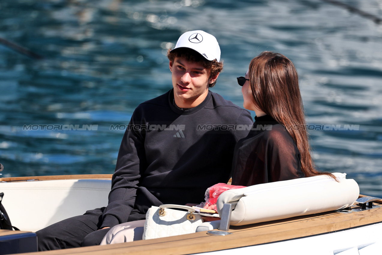 GP MONACO, Andrea Kimi Antonelli (ITA) Mercedes AMG F1 with Domenica Eliska Babickova (CZE).

25.05.2025. Formula 1 World Championship, Rd 8, Monaco Grand Prix, Monte Carlo, Monaco, Gara Day.

- www.xpbimages.com, EMail: requests@xpbimages.com © Copyright: Moy / XPB Images