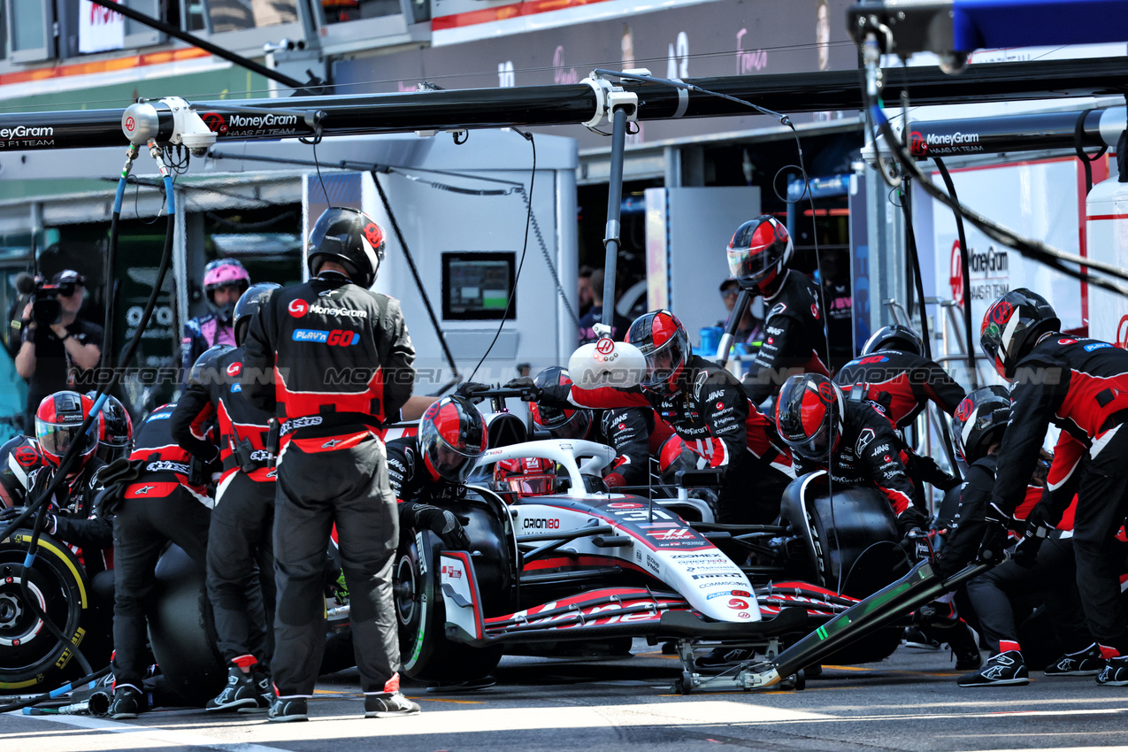 GP MONACO, Esteban Ocon (FRA) Haas VF-25 makes a pit stop.

25.05.2025. Formula 1 World Championship, Rd 8, Monaco Grand Prix, Monte Carlo, Monaco, Gara Day.

- www.xpbimages.com, EMail: requests@xpbimages.com © Copyright: Batchelor / XPB Images
