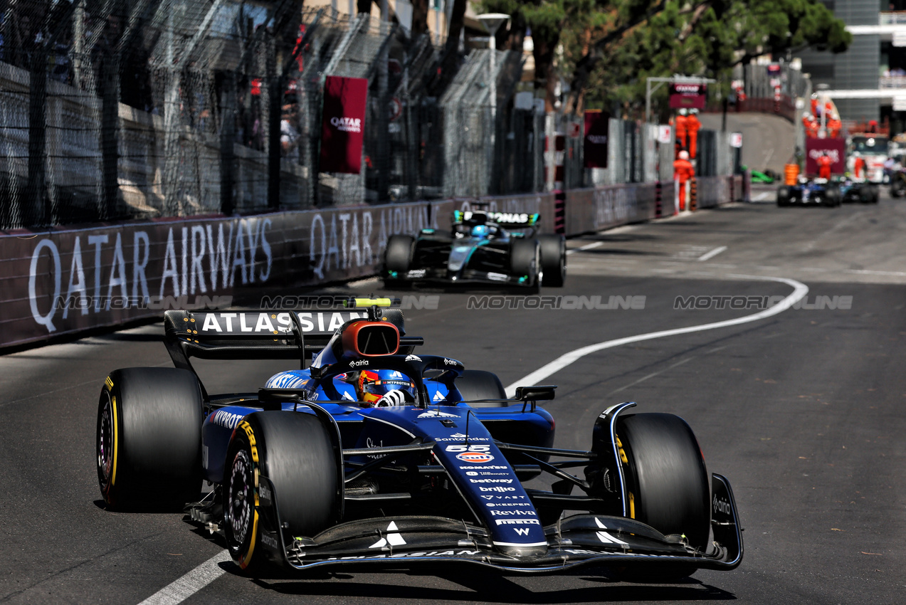 GP MONACO, Carlos Sainz (ESP) Atlassian Williams Racing FW47.

25.05.2025. Formula 1 World Championship, Rd 8, Monaco Grand Prix, Monte Carlo, Monaco, Gara Day.

- www.xpbimages.com, EMail: requests@xpbimages.com © Copyright: Batchelor / XPB Images