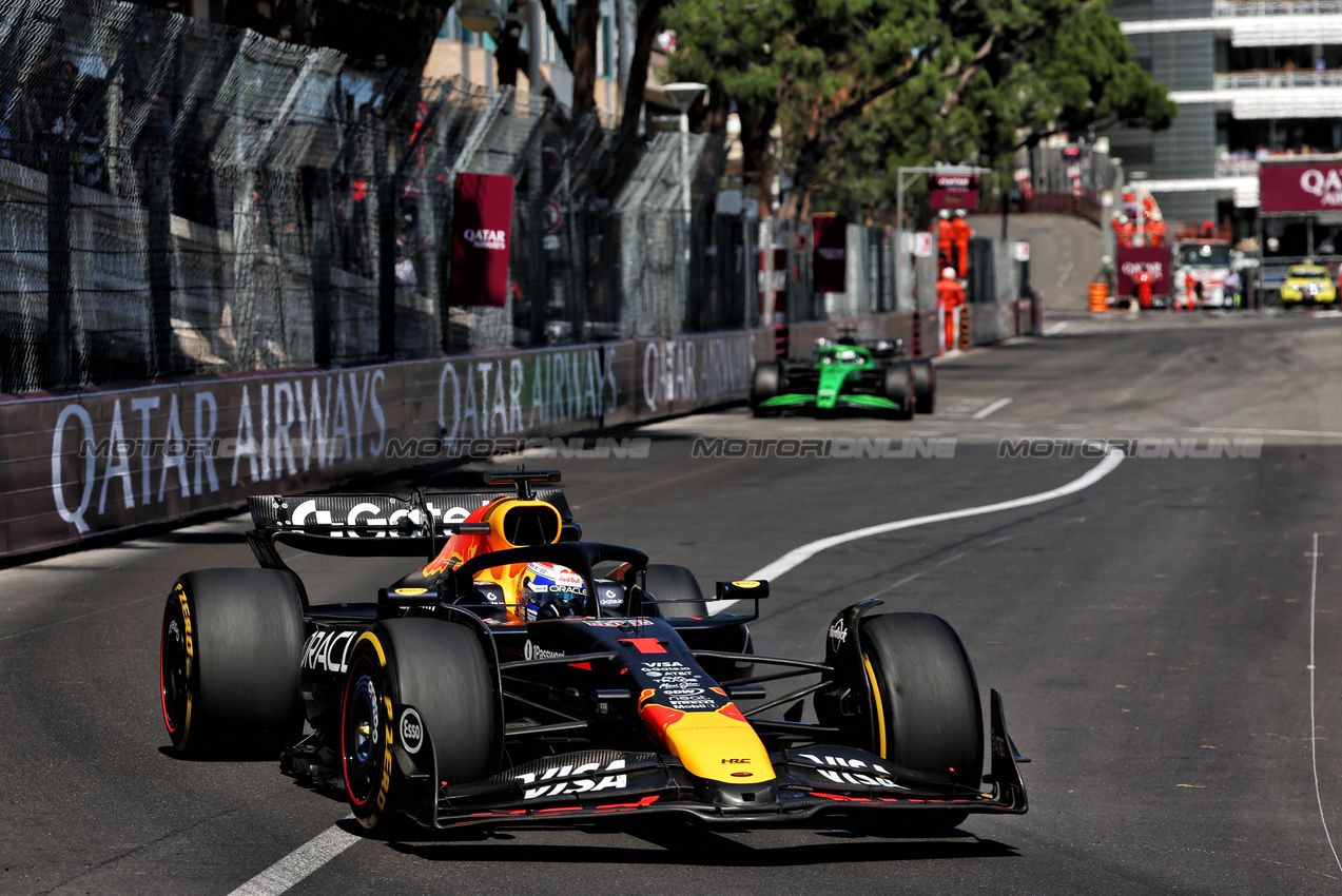 GP MONACO, Max Verstappen (NLD) Red Bull Racing RB21.

25.05.2025. Formula 1 World Championship, Rd 8, Monaco Grand Prix, Monte Carlo, Monaco, Gara Day.

- www.xpbimages.com, EMail: requests@xpbimages.com © Copyright: Batchelor / XPB Images
