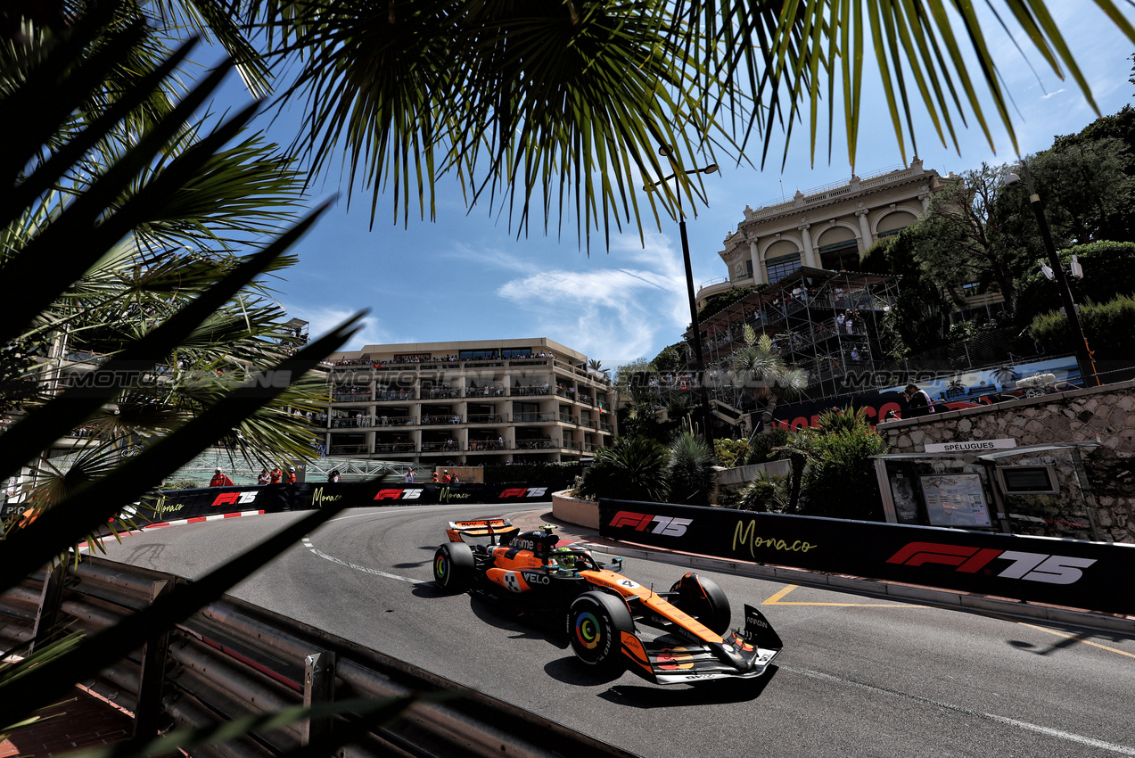 GP MONACO, Lando Norris (GBR) McLaren MCL39.

25.05.2025. Formula 1 World Championship, Rd 8, Monaco Grand Prix, Monte Carlo, Monaco, Gara Day.

- www.xpbimages.com, EMail: requests@xpbimages.com © Copyright: Moy / XPB Images
