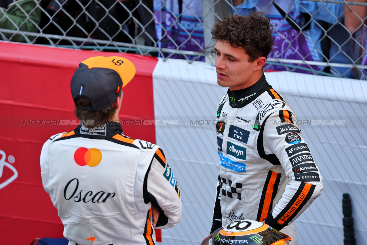 GP MONACO, Gara winner Lando Norris (GBR) McLaren with third placed Oscar Piastri (AUS) McLaren in parc ferme.

25.05.2025. Formula 1 World Championship, Rd 8, Monaco Grand Prix, Monte Carlo, Monaco, Gara Day.

- www.xpbimages.com, EMail: requests@xpbimages.com © Copyright: Batchelor / XPB Images