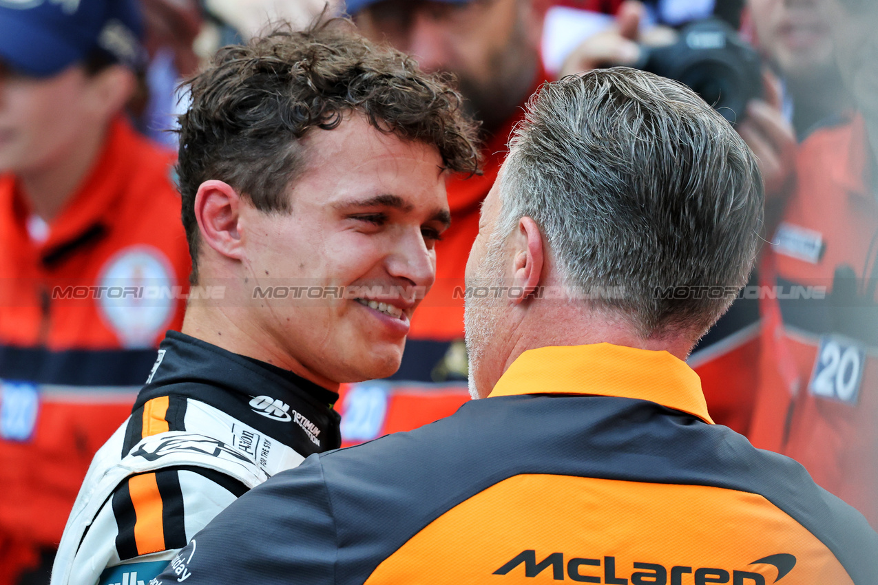GP MONACO, Gara winner Lando Norris (GBR) McLaren celebrates with Zak Brown (USA) McLaren Executive Director in parc ferme.

25.05.2025. Formula 1 World Championship, Rd 8, Monaco Grand Prix, Monte Carlo, Monaco, Gara Day.

- www.xpbimages.com, EMail: requests@xpbimages.com © Copyright: Charniaux / XPB Images