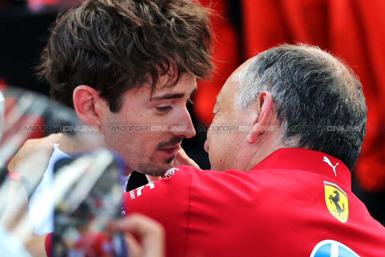 GP MONACO, Charles Leclerc (MON) Ferrari celebrates with Frederic Vasseur (FRA) Ferrari Team Principal in parc ferme.

25.05.2025. Formula 1 World Championship, Rd 8, Monaco Grand Prix, Monte Carlo, Monaco, Gara Day.

- www.xpbimages.com, EMail: requests@xpbimages.com © Copyright: Charniaux / XPB Images