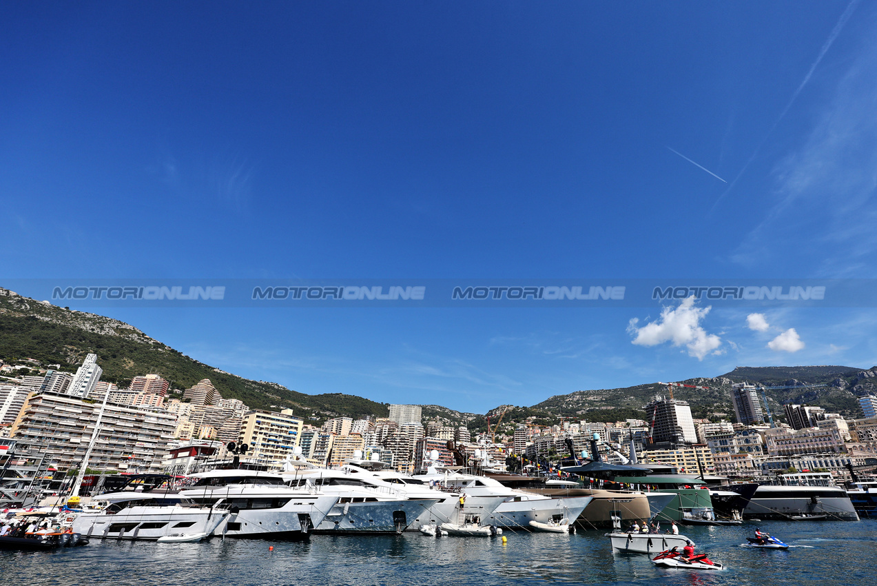 GP MONACO, Boats in the scenic Monaco Harbour.

25.05.2025. Formula 1 World Championship, Rd 8, Monaco Grand Prix, Monte Carlo, Monaco, Gara Day.

- www.xpbimages.com, EMail: requests@xpbimages.com © Copyright: Moy / XPB Images