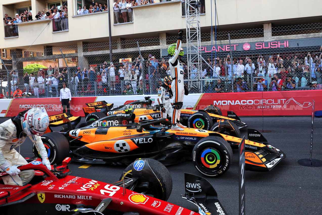 GP MONACO, Gara winner Lando Norris (GBR) McLaren MCL39 celebrates in parc ferme.

25.05.2025. Formula 1 World Championship, Rd 8, Monaco Grand Prix, Monte Carlo, Monaco, Gara Day.

- www.xpbimages.com, EMail: requests@xpbimages.com © Copyright: Bearne / XPB Images