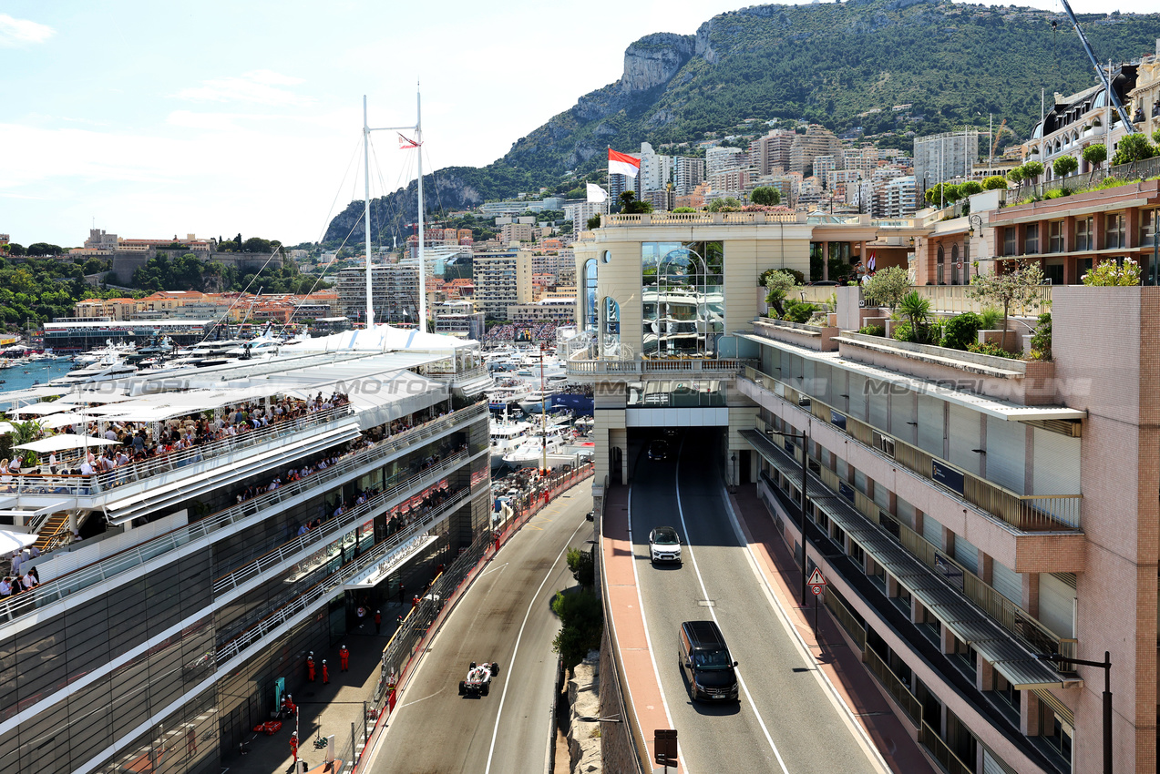 GP MONACO, Oliver Bearman (GBR) Haas VF-25.

25.05.2025. Formula 1 World Championship, Rd 8, Monaco Grand Prix, Monte Carlo, Monaco, Gara Day.

- www.xpbimages.com, EMail: requests@xpbimages.com © Copyright: Bearne / XPB Images