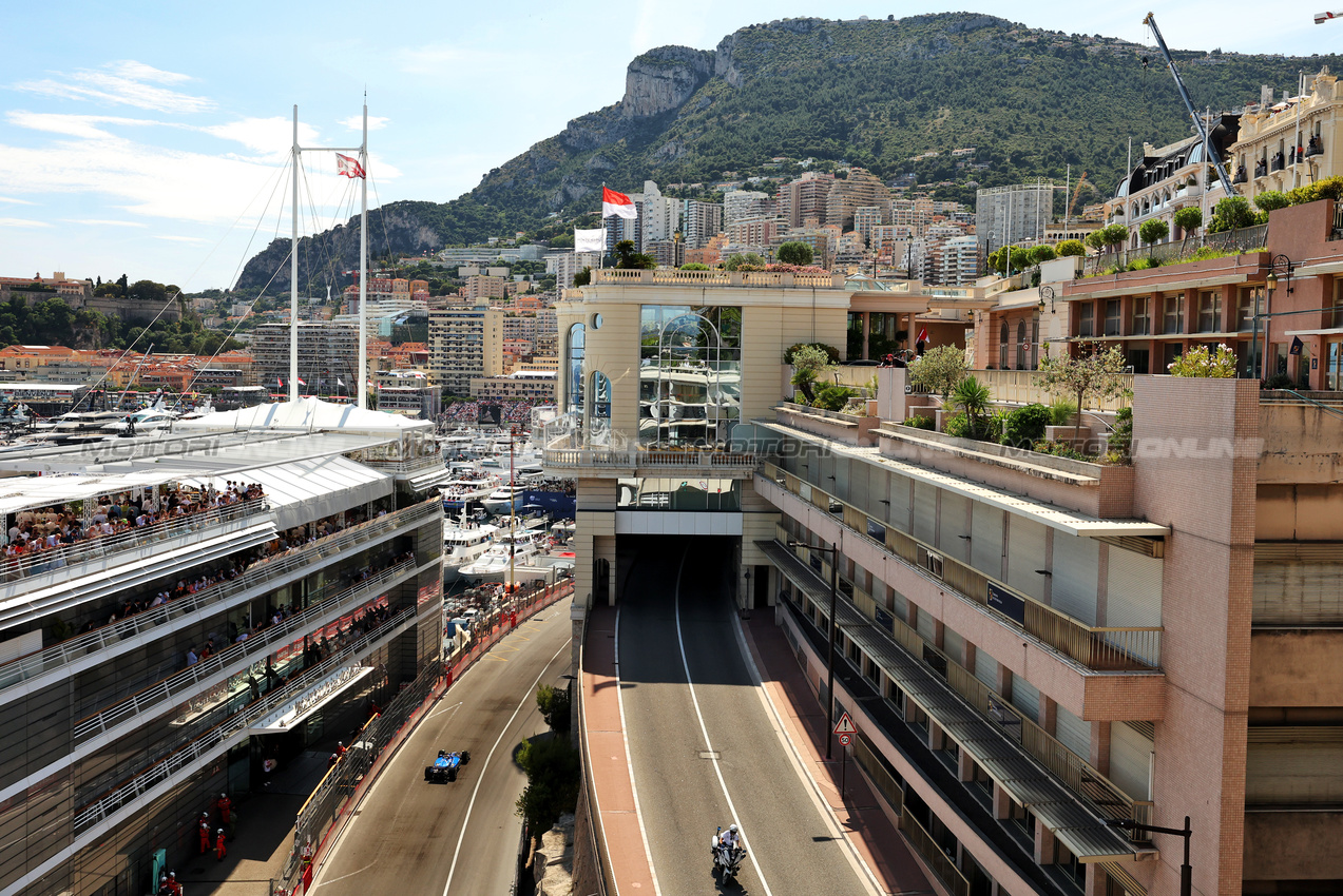 GP MONACO, Alexander Albon (THA) Atlassian Williams Racing FW47.

25.05.2025. Formula 1 World Championship, Rd 8, Monaco Grand Prix, Monte Carlo, Monaco, Gara Day.

- www.xpbimages.com, EMail: requests@xpbimages.com © Copyright: Bearne / XPB Images