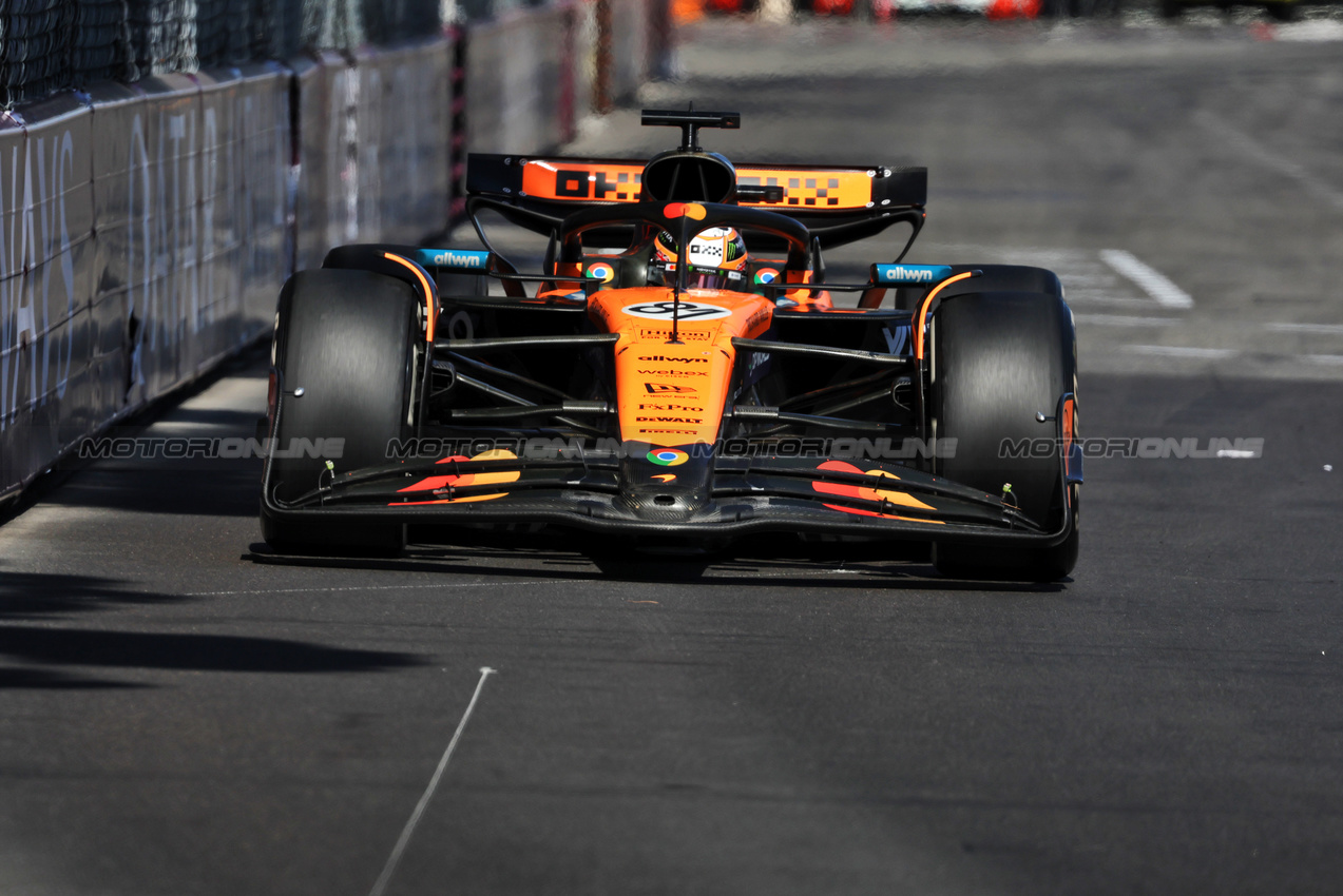 GP MONACO, Oscar Piastri (AUS) McLaren MCL39.

25.05.2025. Formula 1 World Championship, Rd 8, Monaco Grand Prix, Monte Carlo, Monaco, Gara Day.

- www.xpbimages.com, EMail: requests@xpbimages.com © Copyright: Bearne / XPB Images