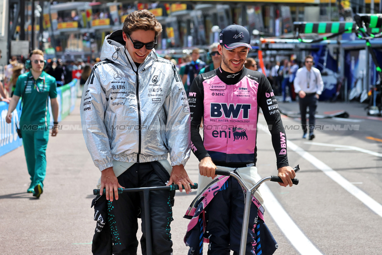 GP MONACO, (L to R): George Russell (GBR) Mercedes AMG F1 with Pierre Gasly (FRA) Alpine F1 Team.

25.05.2025. Formula 1 World Championship, Rd 8, Monaco Grand Prix, Monte Carlo, Monaco, Gara Day.

- www.xpbimages.com, EMail: requests@xpbimages.com © Copyright: Charniaux / XPB Images