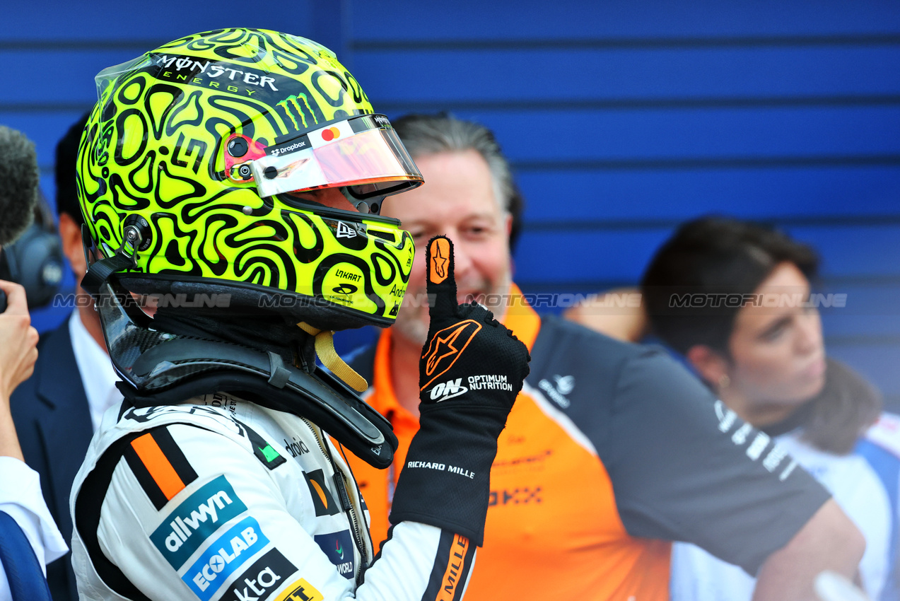 GP MONACO, Lando Norris (GBR) McLaren celebrates his pole position in qualifying parc ferme.

24.05.2025. Formula 1 World Championship, Rd 8, Monaco Grand Prix, Monte Carlo, Monaco, Qualifiche Day.

- www.xpbimages.com, EMail: requests@xpbimages.com © Copyright: Batchelor / XPB Images