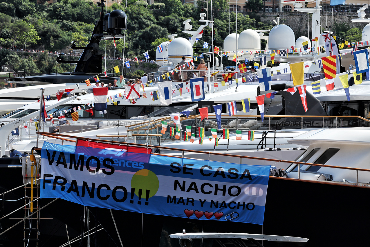 GP MONACO, Circuit Atmosfera - Banner of support for Franco Colapinto (ARG) Alpine F1 Team.

24.05.2025. Formula 1 World Championship, Rd 8, Monaco Grand Prix, Monte Carlo, Monaco, Qualifiche Day.

- www.xpbimages.com, EMail: requests@xpbimages.com © Copyright: Moy / XPB Images
