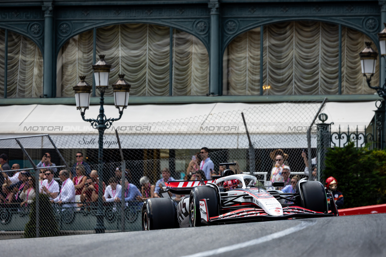 GP MONACO, Esteban Ocon (FRA) Haas VF-25.

23.05.2025. Formula 1 World Championship, Rd 8, Monaco Grand Prix, Monte Carlo, Monaco, Practice Day.

- www.xpbimages.com, EMail: requests@xpbimages.com © Copyright: Bearne / XPB Images