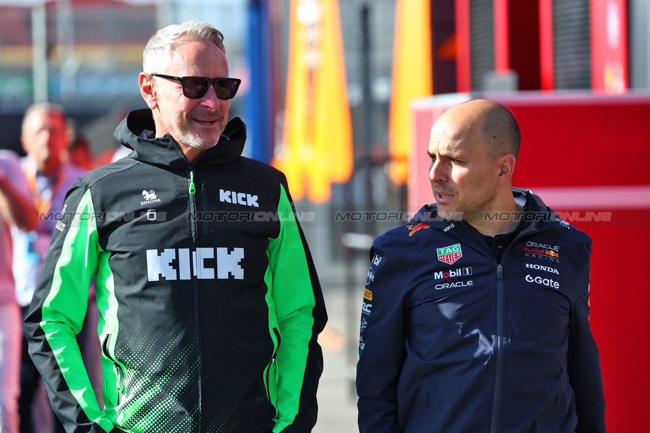 GP OLANDA, (L to R): Jonathan Wheatley (GBR) Sauber Team Principal with Gianpiero Lambiase (ITA) Red Bull Racing Head of Racing.

31.08.2025. Formula 1 World Championship, Rd 15, Dutch Grand Prix, Zandvoort, Netherlands, Gara Day.

- www.xpbimages.com, EMail: requests@xpbimages.com © Copyright: Batchelor / XPB Images