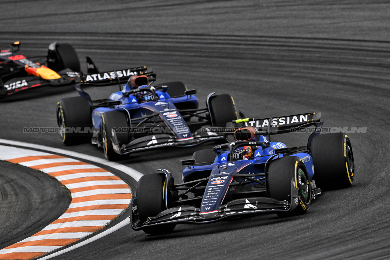 GP OLANDA, Carlos Sainz (ESP) Atlassian Williams Racing FW47 at the partenza of the race.

31.08.2025. Formula 1 World Championship, Rd 15, Dutch Grand Prix, Zandvoort, Netherlands, Gara Day.

- www.xpbimages.com, EMail: requests@xpbimages.com © Copyright: Price	/ XPB Images
