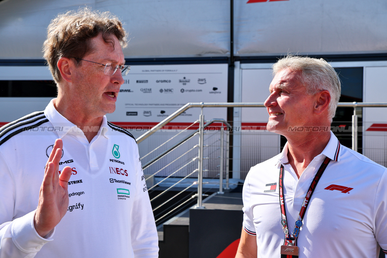 GP OLANDA, (L to R): Ola Kallenius (SWE) Daimler Chairman of the Board of Management e Head of Mercedes-Benz with David Coulthard (GBR).

31.08.2025. Formula 1 World Championship, Rd 15, Dutch Grand Prix, Zandvoort, Netherlands, Gara Day.

- www.xpbimages.com, EMail: requests@xpbimages.com © Copyright: Batchelor / XPB Images